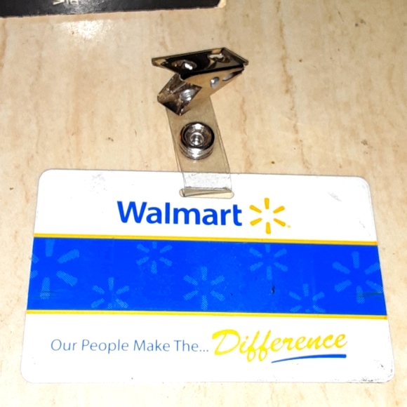 COPY - WALMART EMPLOYEES BADGE MINT CONDITION - Picture 1 of 3